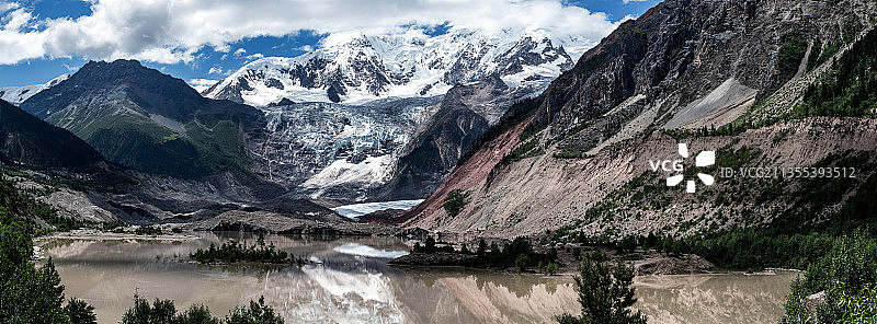 川藏线318国道沿线自然风光图片素材