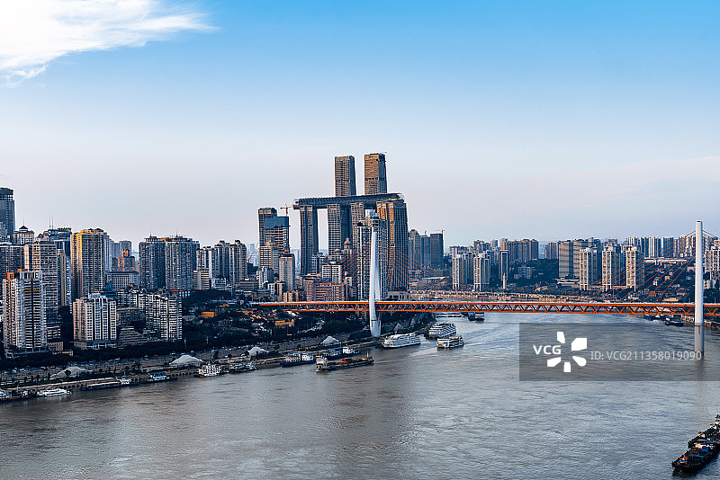 中国重庆长江沿岸高楼高视角晴天风光图片素材