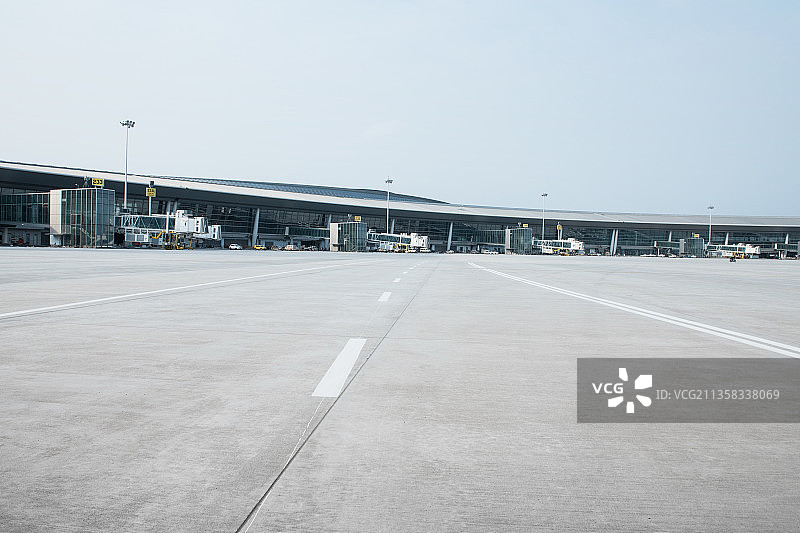 机场航站楼与停机坪图片素材