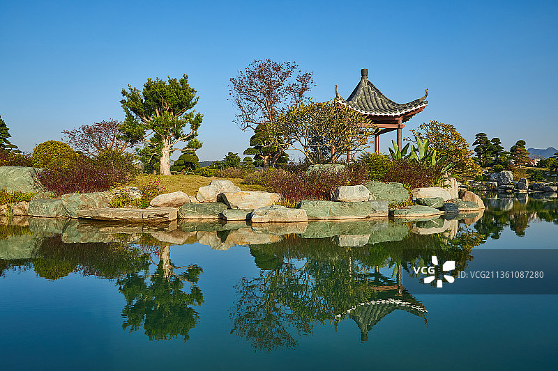 中国传统建筑岭南文化公园中式日式园林植物图片素材
