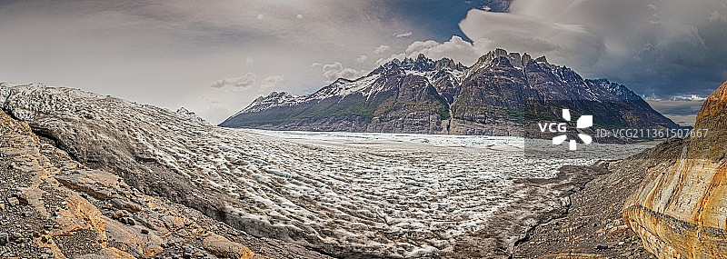 灰色冰川全景图在托雷斯德尔潘恩国家公园图片素材