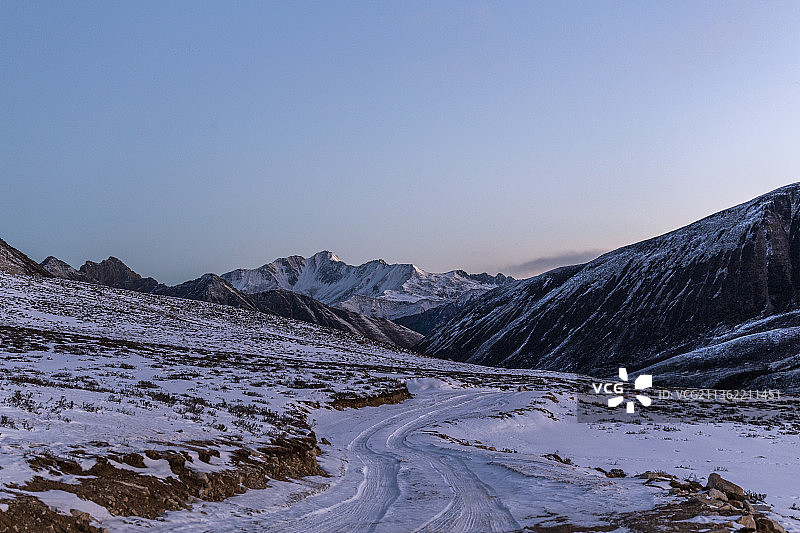 冬季川西高原雪山冰雪自然风光图片素材