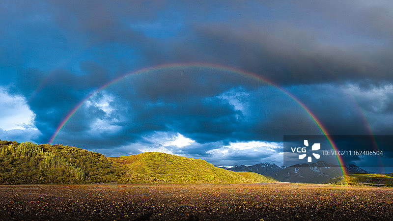 德纳里国家公园的彩虹，天空中彩虹的风景图片素材