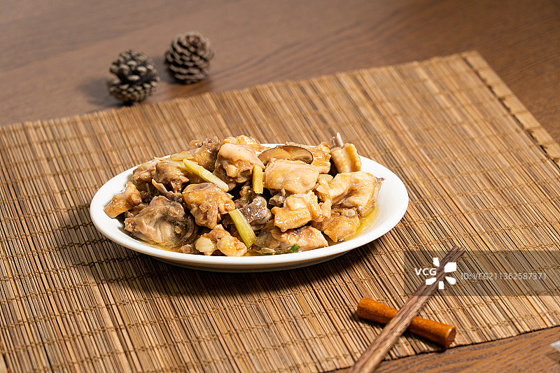 广东传统名菜冬菇滑鸡图片素材