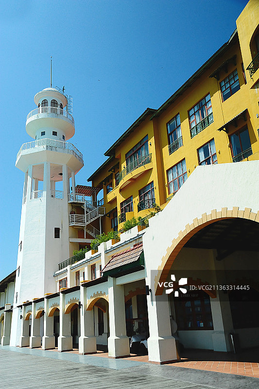 马来西亚兰卡威的白色塔楼度假酒店图片素材