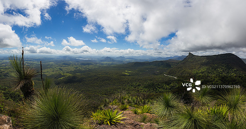 现在，澳大利亚主山脉国家公园的全景景观图片素材