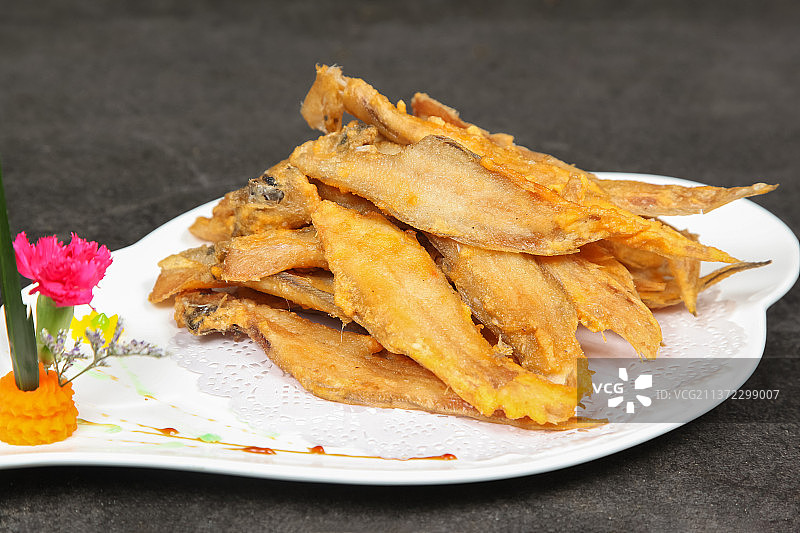 中餐美食-干炸塔目鱼图片素材