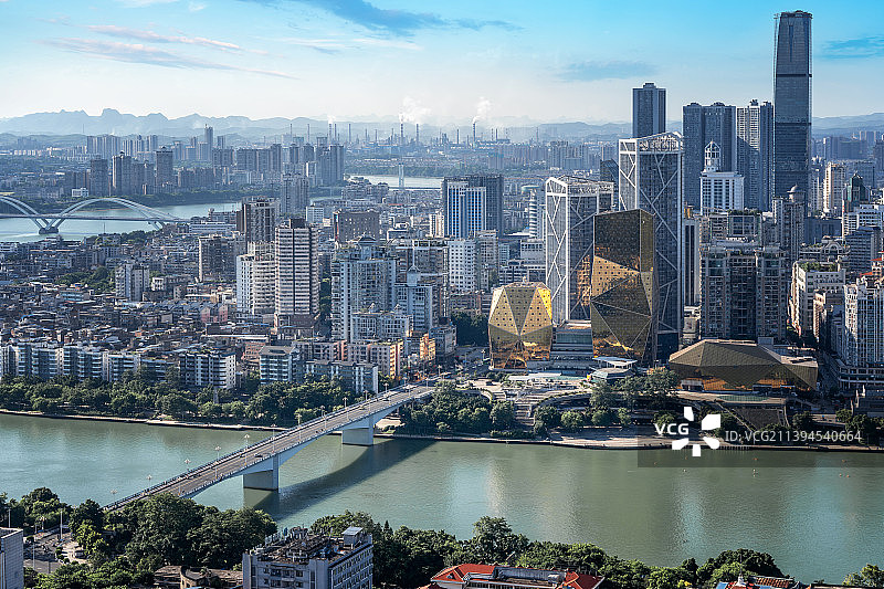 航拍广西柳州城市建筑景观天际线图片素材