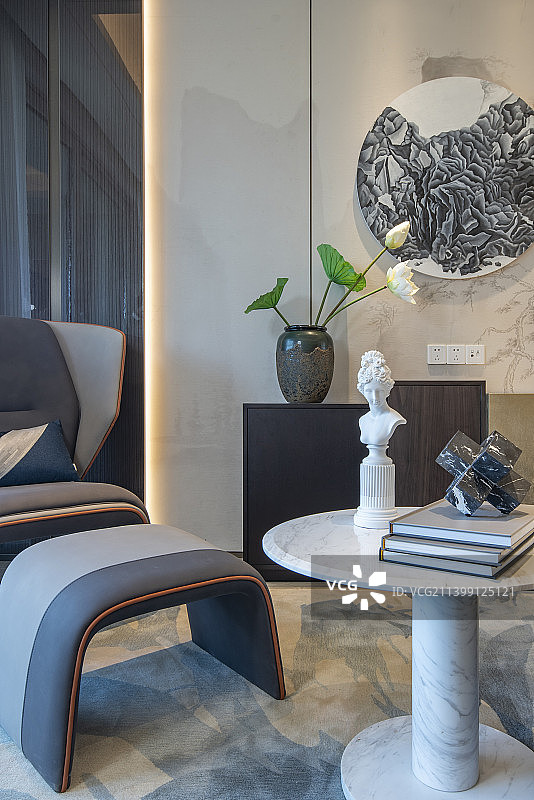 现代客厅、沙发、窗户、会客室、宽敞明亮、样板间、室内设计图片素材