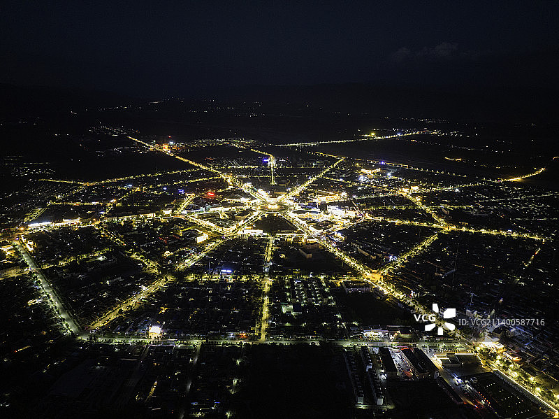航拍新疆特克斯八卦城夜景图片素材