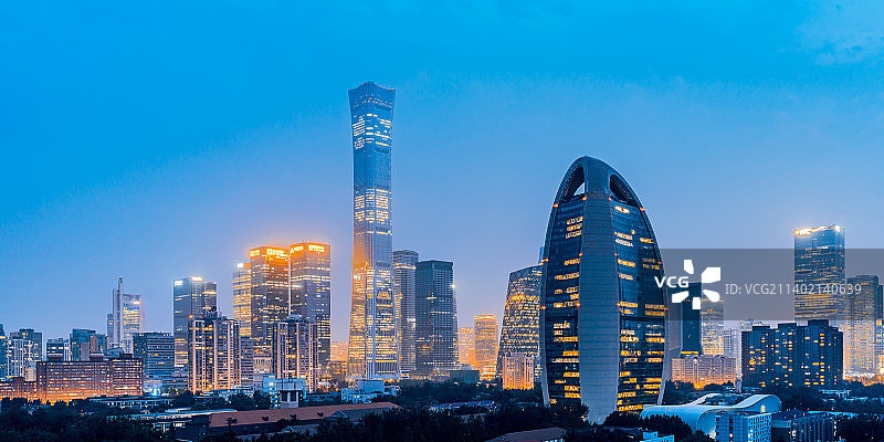 中国北京国贸城市天际线CBD建筑群夜景图片素材