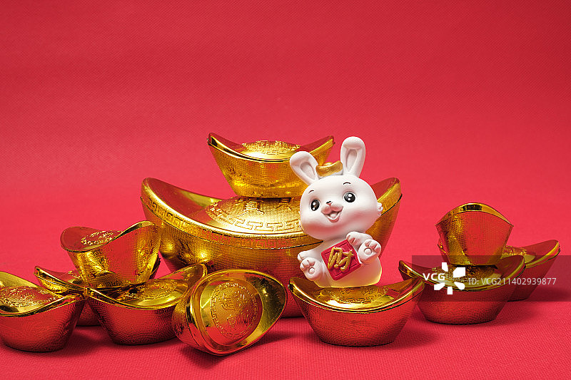 农历兔年新年春节国潮兔子与金元宝图片素材