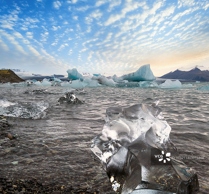 冰岛的Jokulsarlon冰湖，有冰块的泻湖图片素材