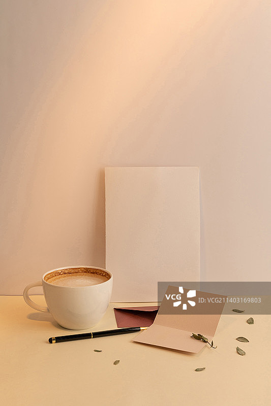 秋天美学心情背景用纸框，咖啡图片素材