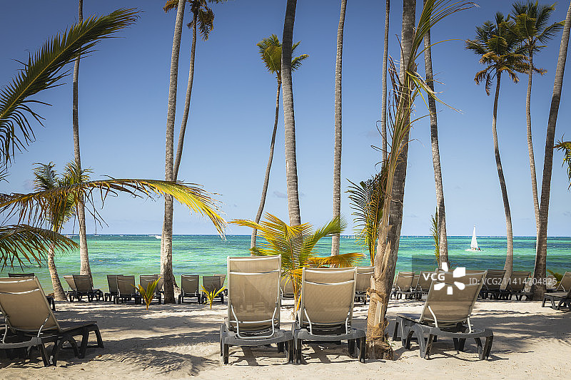 巴伐罗热带海滩在蓬塔卡纳，加勒比海，多米尼加共和国图片素材