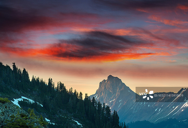 日落时分，美国，美国，雪山的风景图片素材
