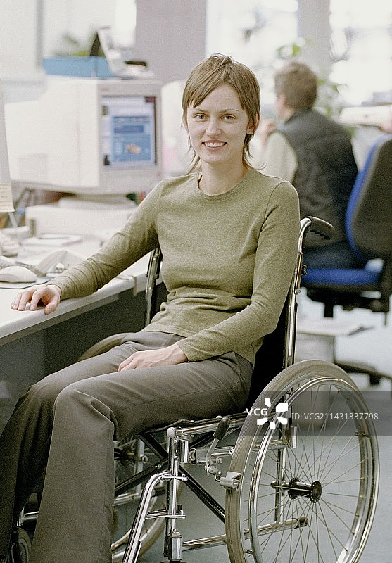残疾妇女上班图片素材
