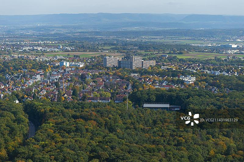 从电视塔俯瞰斯图加特，秋天，森林，西伦布赫区，巴登-符腾堡州，德国，欧洲图片素材