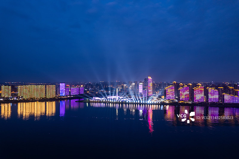 中国长沙北辰三角洲夜景灯光秀图片素材