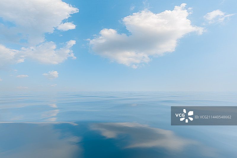 天空和湖面的水波图片素材