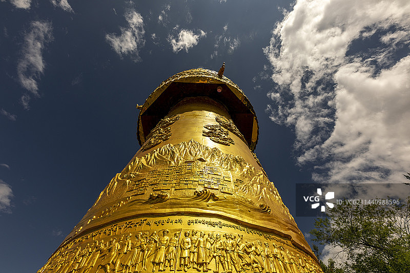 云南省迪庆藏族自治州香格里拉噶丹松赞林寺户外风光图片素材