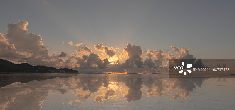 珠海横琴湾海边日出图片素材