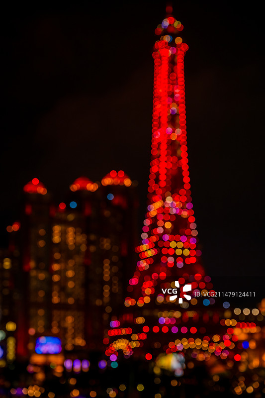 来自巴黎铁塔的光图片素材