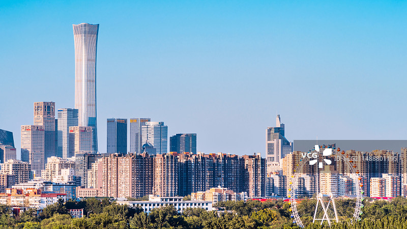 中国北京CBD建筑群天际线和摩天轮高视角风光图片素材