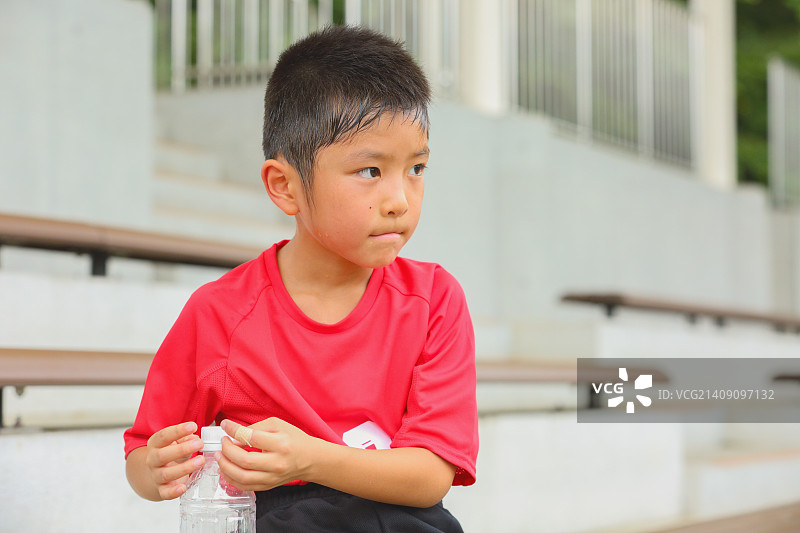 足球场上的日本小孩图片素材
