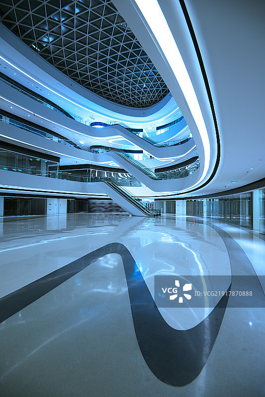 北京新地标建筑银河SOHO商场中庭内部图片素材