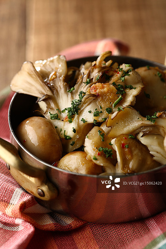 菌菇的西班牙风味煮菜图片素材