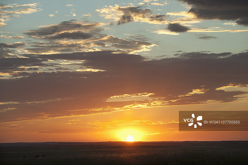 美国，南达科他州，布法罗峡谷国家草原，草原上的日落图片素材