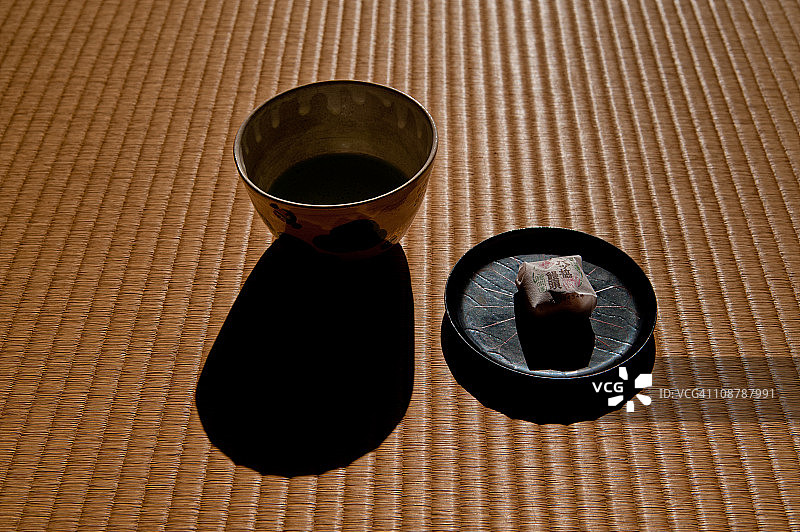 一杯传统的日本绿茶图片素材