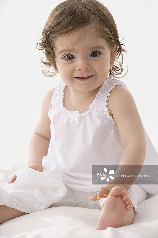 女婴微笑，肖像图片素材