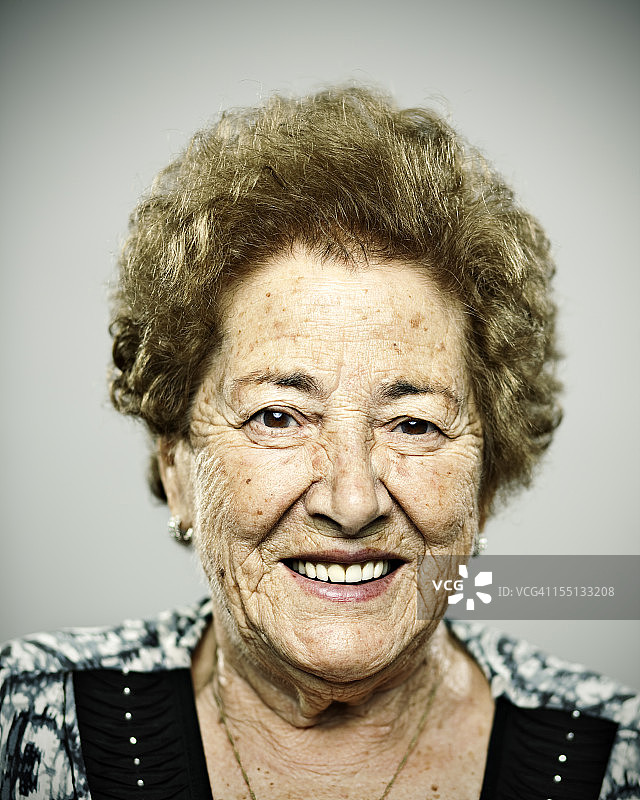 微笑的老女人图片素材