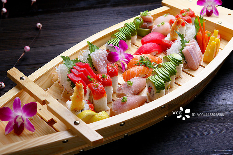 寿司卷船图片素材