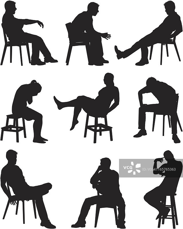 人们坐在椅子上或凳子上图片素材