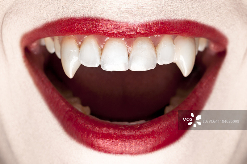 万圣节吸血鬼的牙齿图片素材