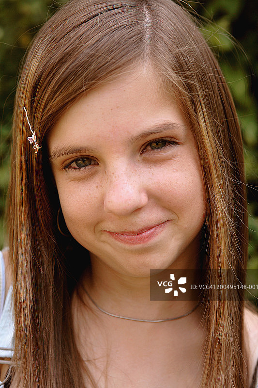 少女(12-14岁)，微笑，特写，肖像图片素材