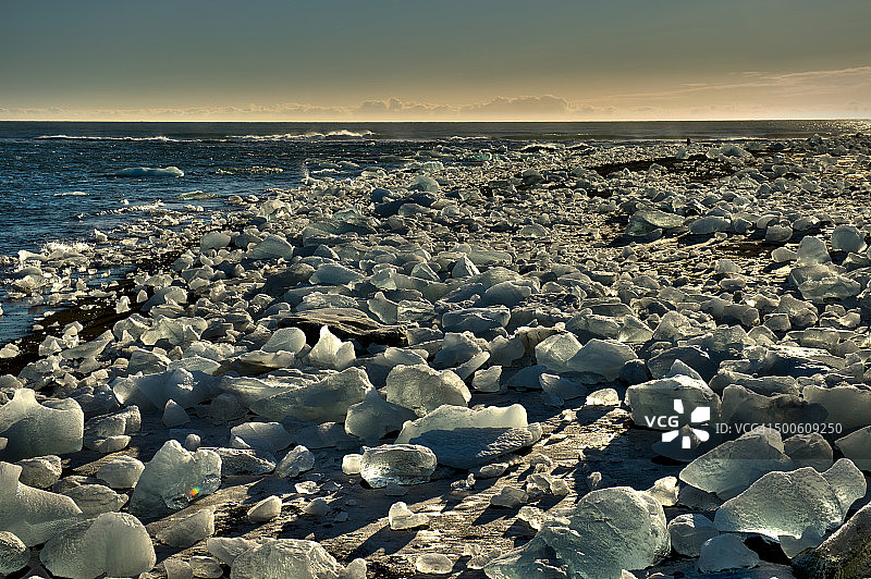 美丽的冰川泻湖景观Jökulsarlon在冰岛南部图片素材