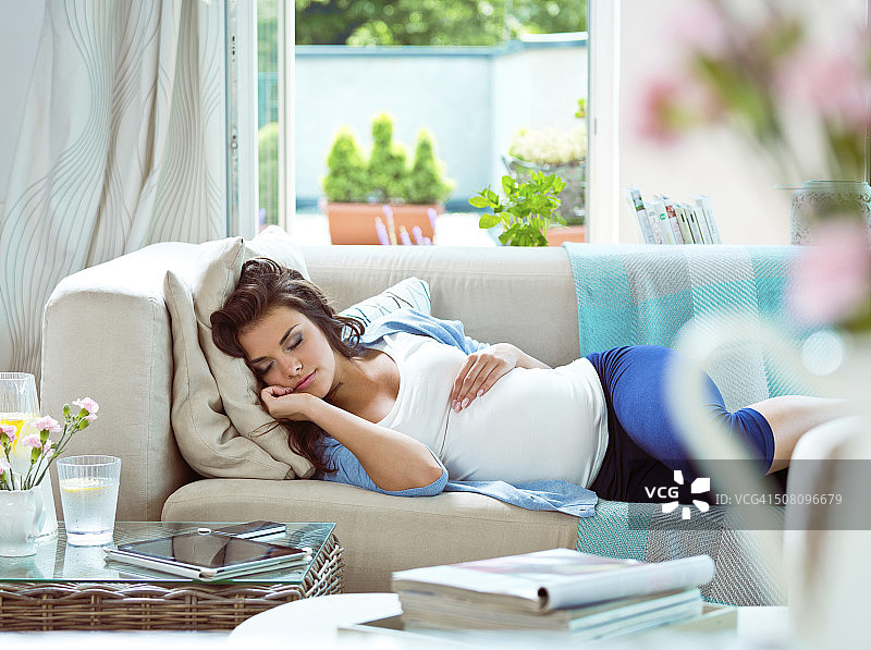 孕妇休息图片素材