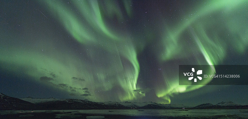 冰岛上空的北极光图片素材
