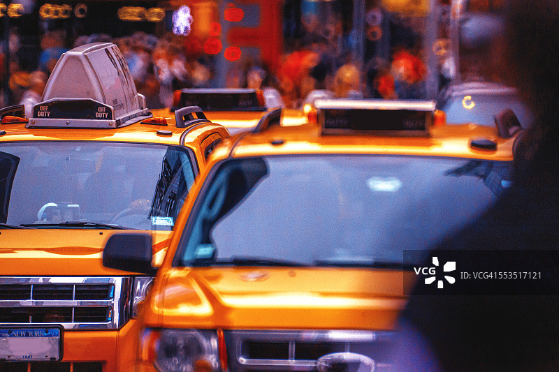 曼哈顿的黄色出租车图片素材