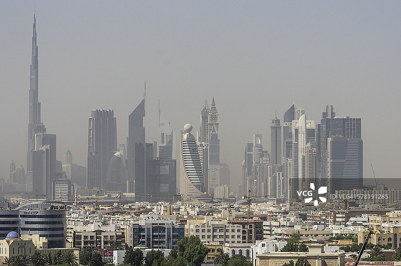 阿联酋，迪拜，哈利法塔的天际线图片素材