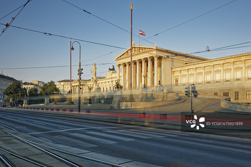 奥地利，维也纳，奥地利议会，轻轨电车图片素材