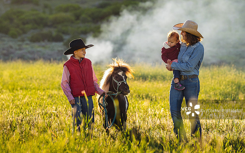 犹他州农场主家庭图片素材