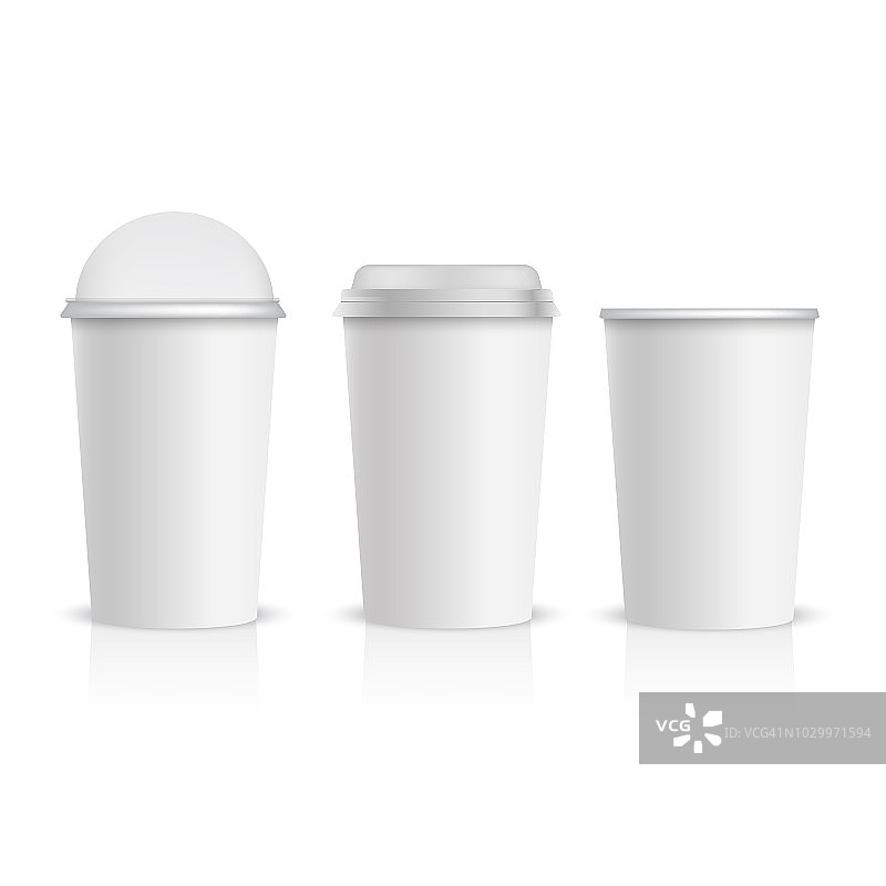 逼真的塑料杯与透明帽的咖啡汁。向量。图片素材