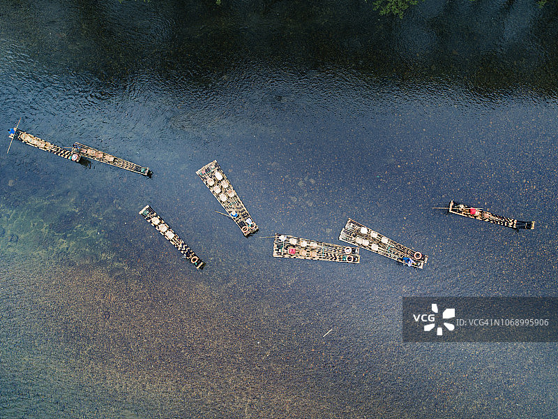 中国武夷湖竹筏，鸟瞰图图片素材