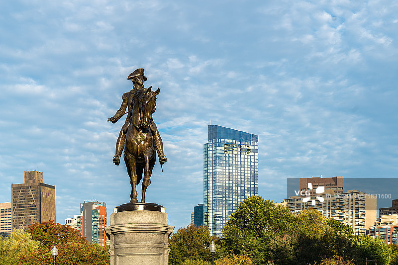 美国马萨诸塞州波士顿市公共花园的乔治·华盛顿马术雕像。图片素材