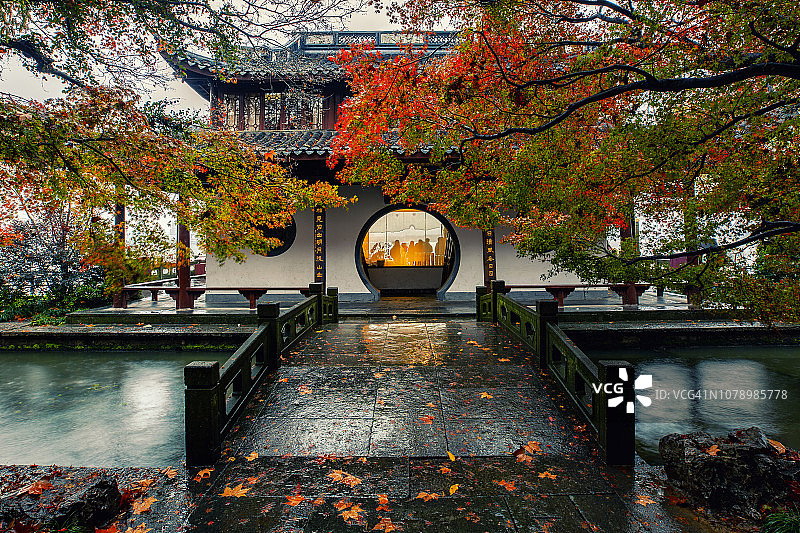 雨中的杭州图片素材